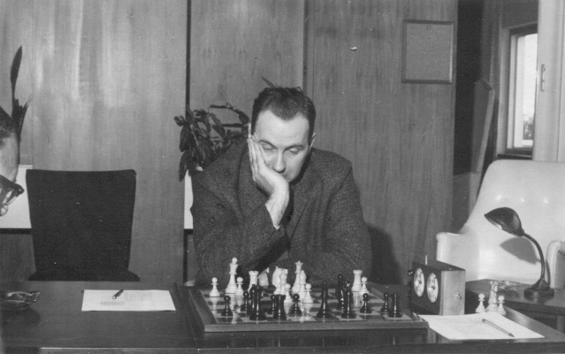 The chess games of Duncan Suttles